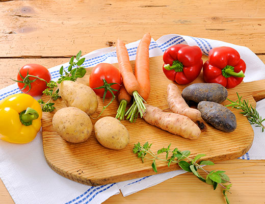 Kartoffeln, Nudeln, Eier und mehr Gemüse Obst Brot