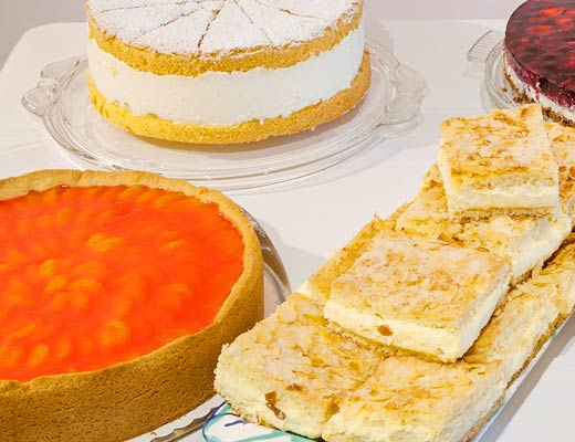 Leckere Kuchen zum Mitnehmen Kuchen Kaffeespezialitäten